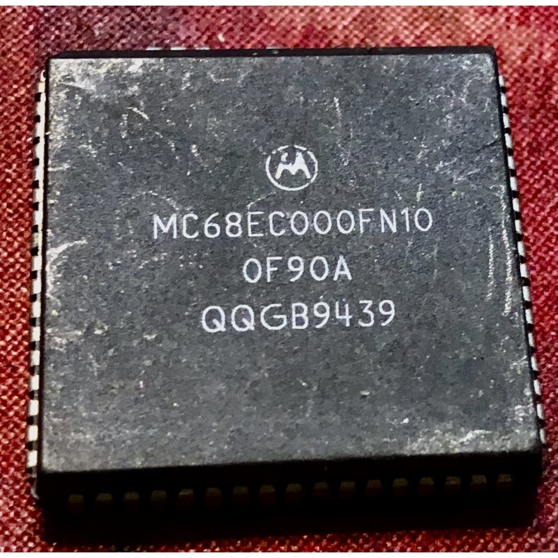 MC68EC000FN10    Motorola