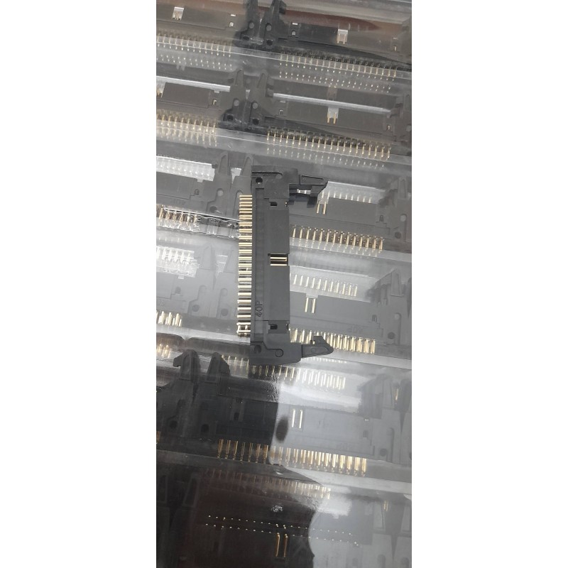 باکس هدر ضامن دار 20*2 صاف (2216S-40G-02)