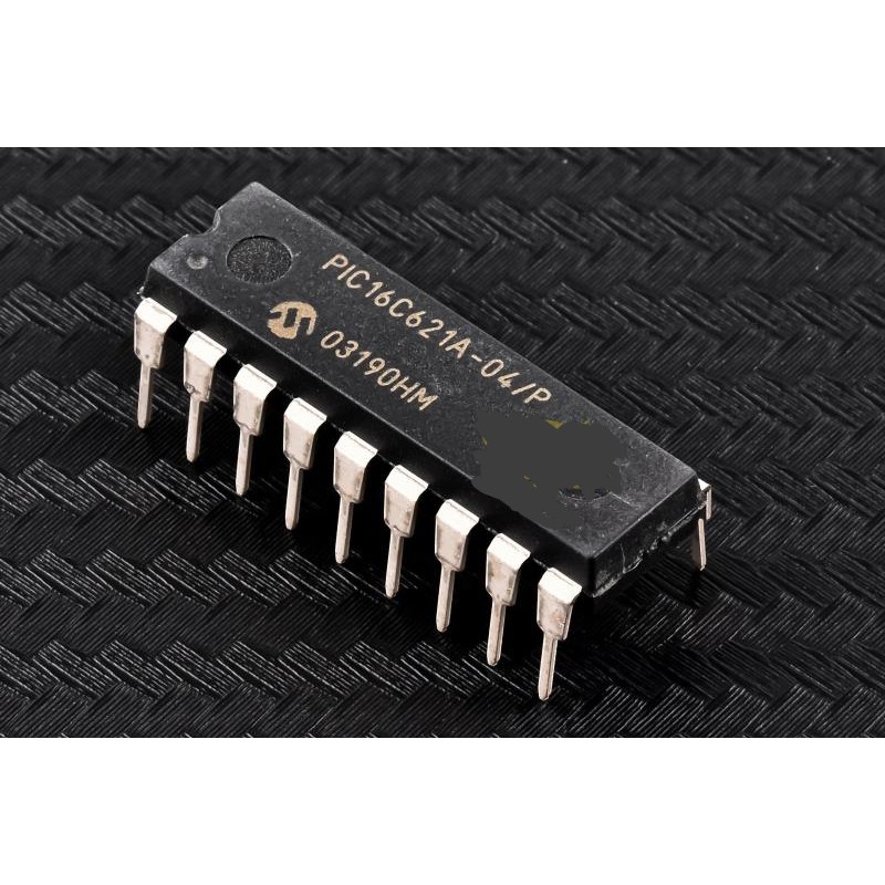 PIC16C621A-04/P
